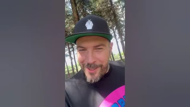 Kto śpiewa refren w tango porcjarza? O.S.T.R. i jego historia Kto śpiewa refren w tango porcjarza? O.S.T.R. i jego historia