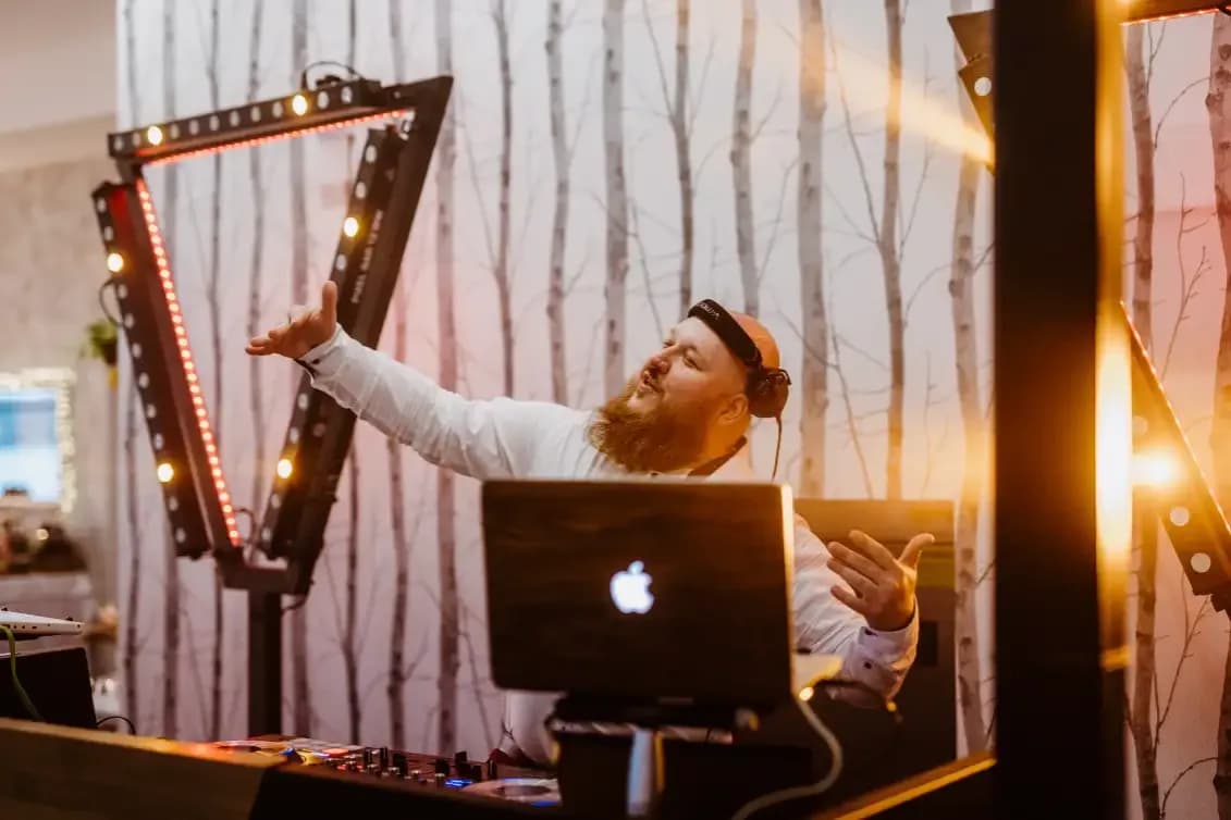 Jakie pytania do DJ na wesele, aby uniknąć rozczarowania? Jakie pytania do DJ na wesele, aby uniknąć rozczarowania?