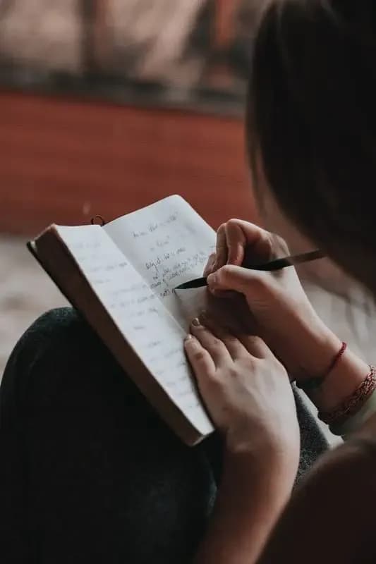 Jak pisać teksty piosenek: sprawdzone techniki i inspiracje dla twórców Jak pisać teksty piosenek: sprawdzone techniki i inspiracje dla twórców